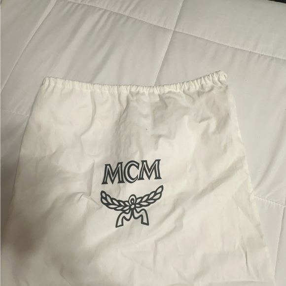 100% Authentic MCM Medium size tote bag - Picture 4 of 4